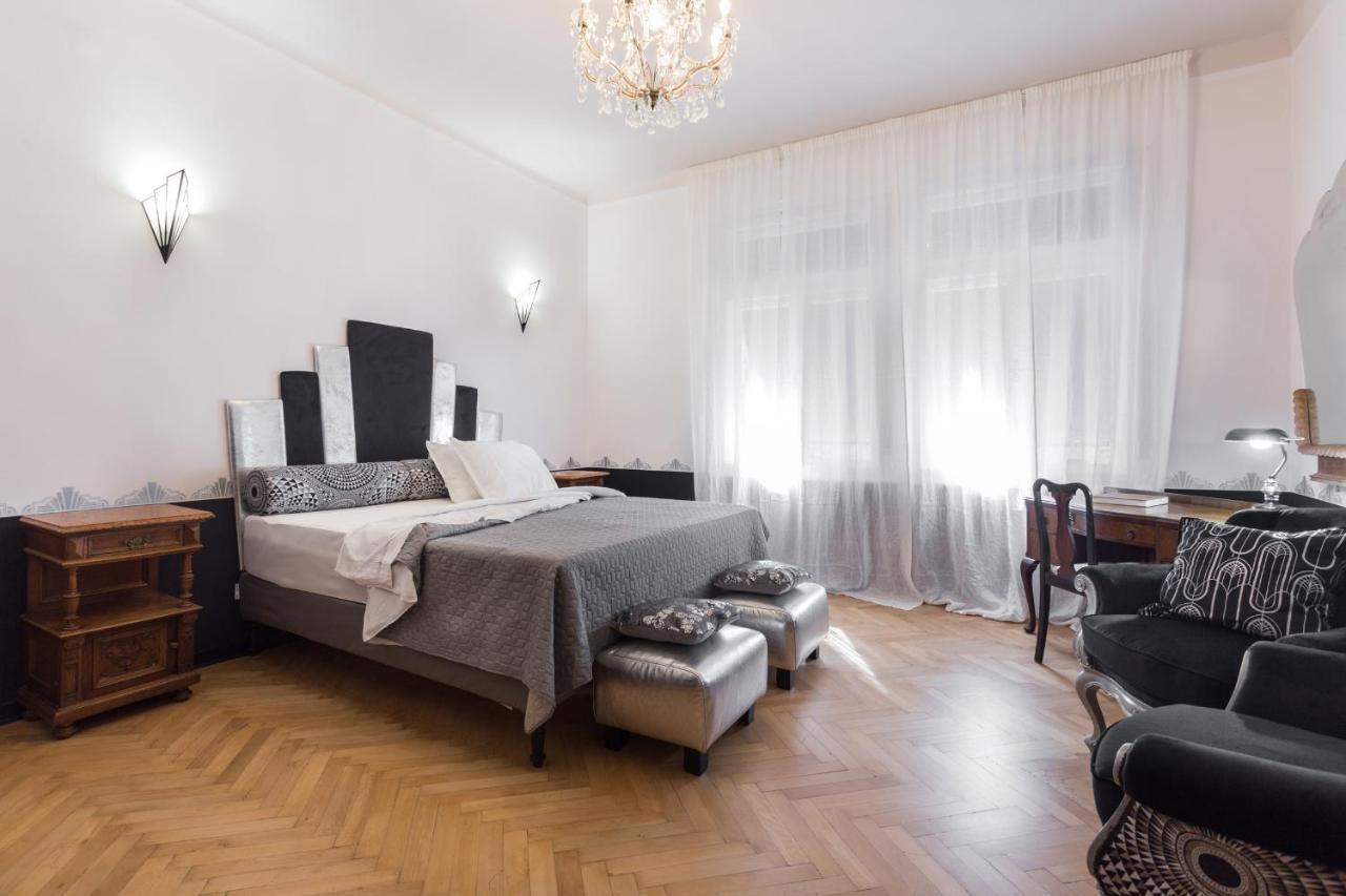 Ferienwohnung La Casa Di Gatsby Lusso In Pieno Centro Con Parcheggio Gorizia Exterior foto