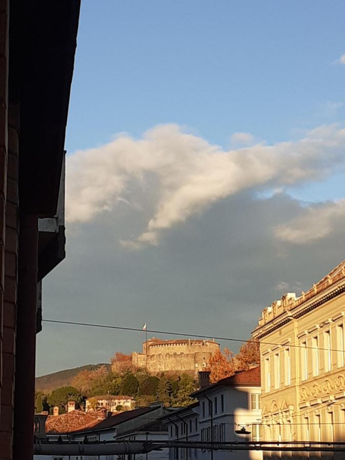 Ferienwohnung La Casa Di Gatsby Lusso In Pieno Centro Con Parcheggio Gorizia Exterior foto